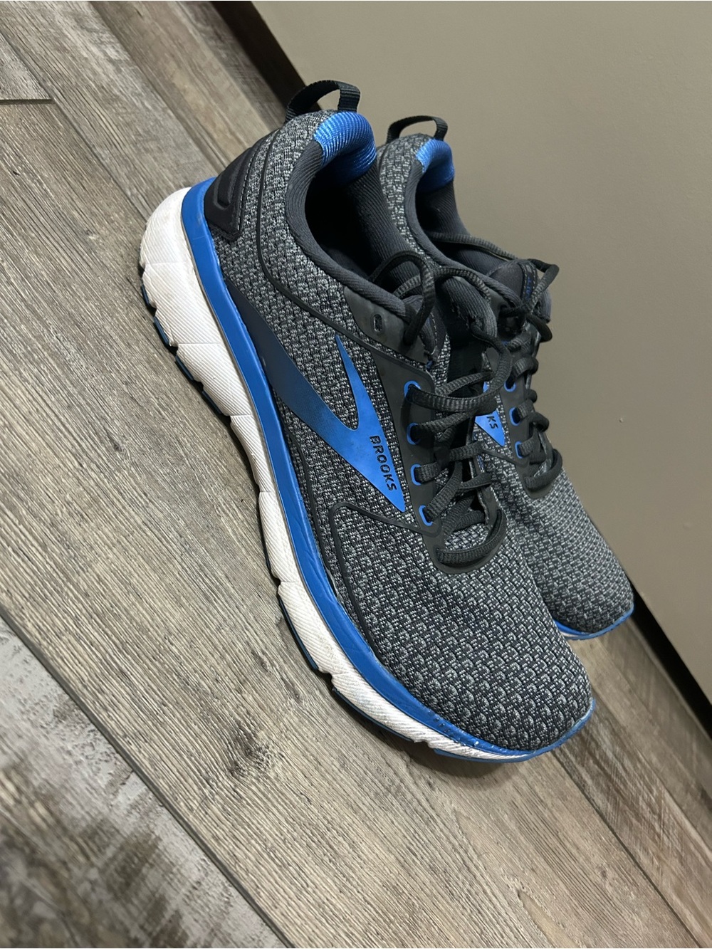 Brooks Men's Gray & Blue Transmit 3 running